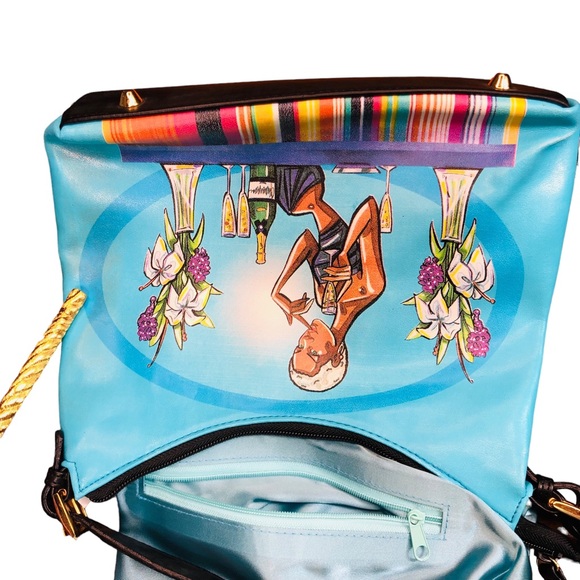 Handbag: girl with champagne and flowers. Waiting for the party to start🥂🍾🌺 - Picture 10 of 16